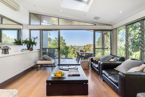 Your Luxury Escape - Vue From Here - Accommodation Guide 0
