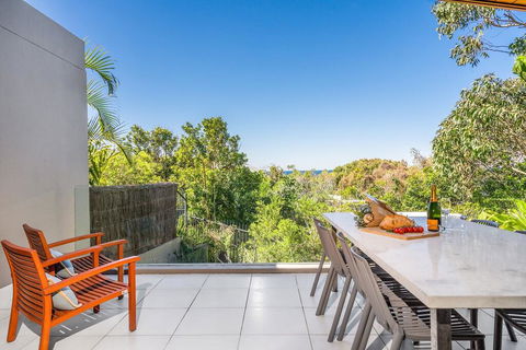 Your Luxury Escape - Vue From Here - Accommodation Guide 2