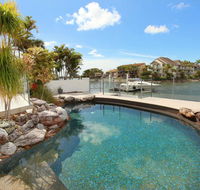 Yulunga 20 - 4 BDRM Canal Home with Pool - Accommodation China