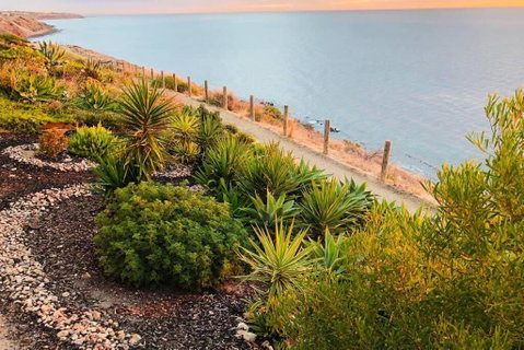 *Newly Listed* Couples Clifftop Retreat - Accommodation Guide 1