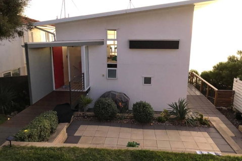 *Newly Listed* Couples Clifftop Retreat - Accommodation Guide 3