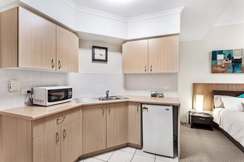 Zenith Studio, Unit 3/10 Messines Street - Accommodation Asia 1