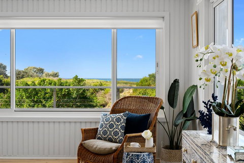 Zephyr On Sapphire - Accommodation Guide 1