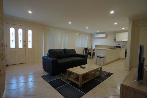 Zig Zag Motel - Accommodation Guide 1