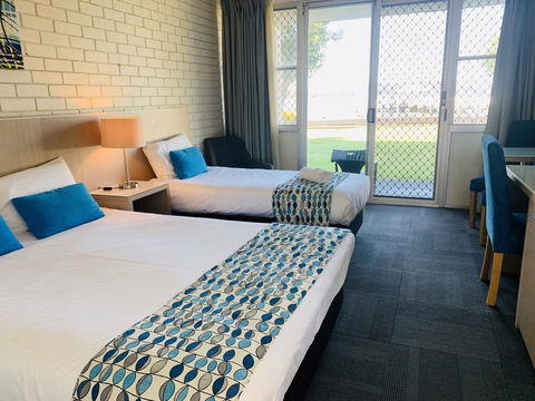 Zorba Waterfront Motel - Accommodation Asia 2