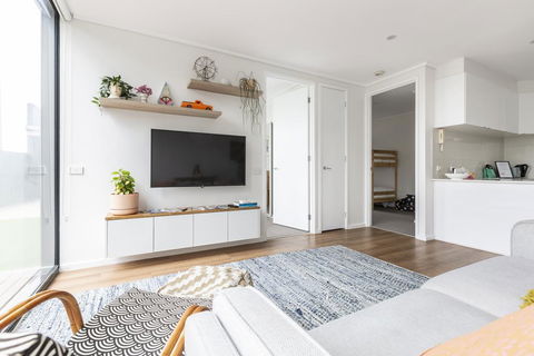 Of SouthbankLight Filled ApartmentHUGE Private Terrace With City ViewsParkingPoolGymWiFi - Accommodation Asia 2