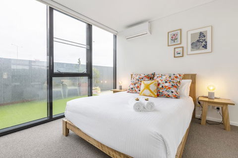 Of SouthbankLight Filled ApartmentHUGE Private Terrace With City ViewsParkingPoolGymWiFi - Accommodation Asia 3