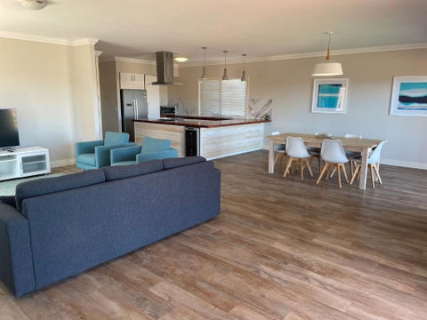136 Madaffari Drive - Accommodation Guide 2