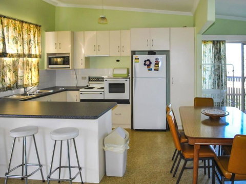 2 Rockpool Road - Accommodation Guide 2