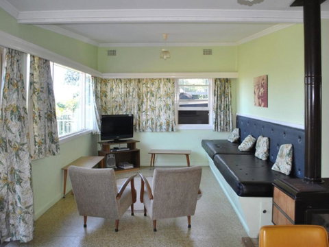 2 Rockpool Road - Accommodation Guide 3