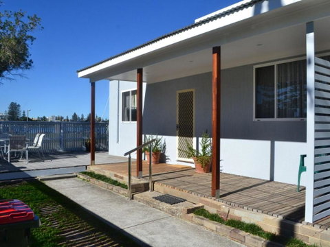 2 Rockpool Road - Accommodation Guide 0