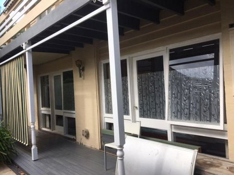 A2, 9A In The East Suburb - Accommodation Guide 0