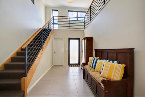 A Little Luxury In Town - Accommodation Guide 4
