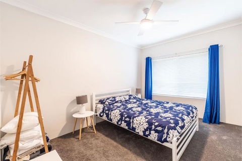 Adriana 4 Open Plan Living With Backyard - Accommodation Guide 4