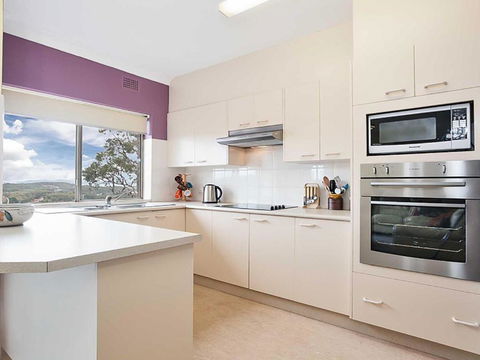 Adriana 9 Fabulous Views And Aircon - Accommodation Guide 3