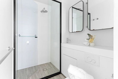 A 2BR Apt Near Melbourne Central & QV Market - Accommodation Asia 2