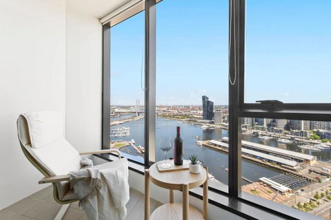 A 2BR Apt With Amazing Harbor Views FREE Parking - Accommodation Asia 0