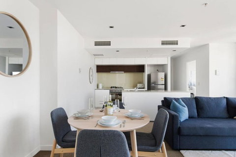 A 2BR Apt With Amazing Harbor Views FREE Parking - Accommodation Asia 3