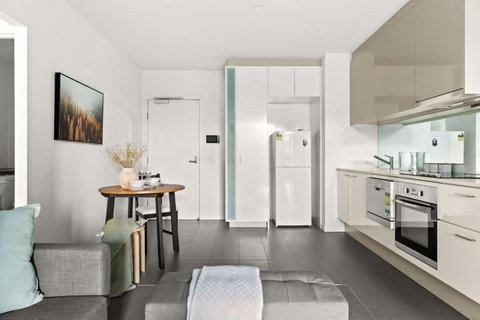 A Central Apt Right Next To Southern Cross - Accommodation Asia 3