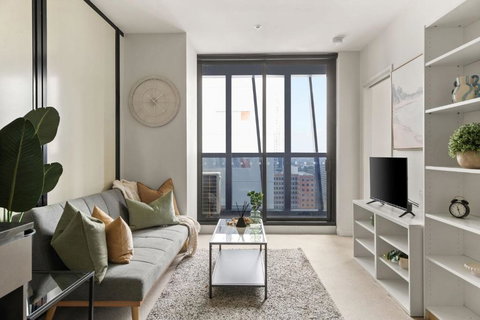 A Chic & Comfy 2BR Apt On Collins With City Views - Accommodation Asia 0