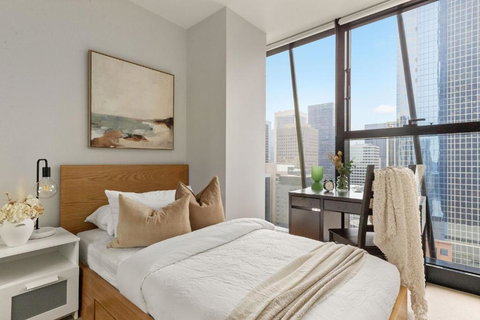 A Chic & Comfy 2BR Apt On Collins With City Views - Accommodation Asia 4