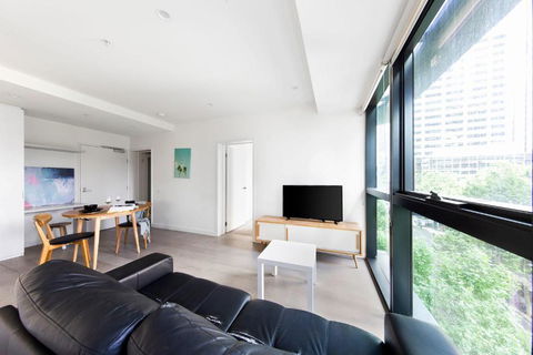 A Comfy 2BR Apt Next To QV & Melbourne Central - Accommodation Guide 0