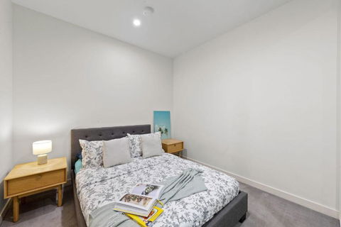 A Comfy 2BR Apt Next To QV & Melbourne Central - Accommodation Guide 4