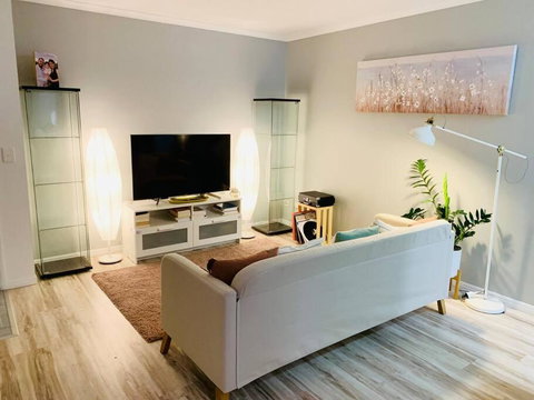 A Cosy And Peaceful Apartment In The Heart Of Yandina - Accommodation Asia 0