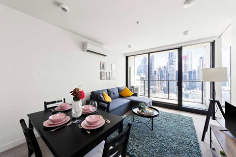 A Cozy 2BR Apt Near Melbourne Central City Views - Accommodation Asia 1