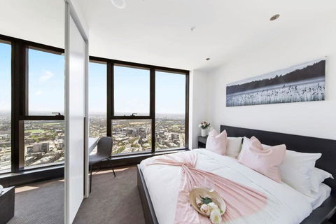 A Cozy 3BR Apt With Panoramic Views FREE Parking - Accommodation Guide 0