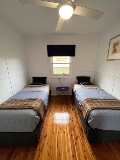 A Delightful Two-bedroom Cottage On Toowoon Bay. - Accommodation Asia 2