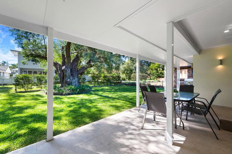 A Homely House 6 Mistral Close - Accommodation China 0