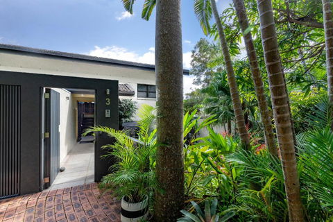 A Little Cove Treasure, Noosa Heads - Accommodation Guide 2