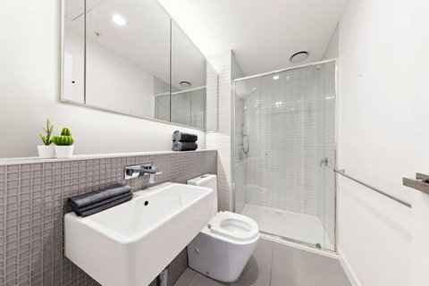 A Lovely 2BR Apt Near Southern Cross City Views - Accommodation Asia 4