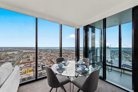 A Lux 2BR Apt With Panoramic Views, FREE Parking - Accommodation Guide 3