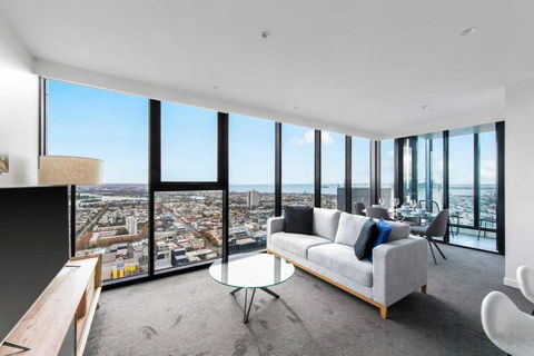 A Lux 2BR Apt With Panoramic Views, FREE Parking - Accommodation Guide 0