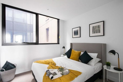 A Lux & Cozy 2BR Apt In The Heart Of Chapel Street - Accommodation Asia 2