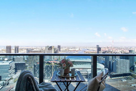 A Modern 2BR Apt With Harbour Views FREE Parking - Accommodation Asia 1