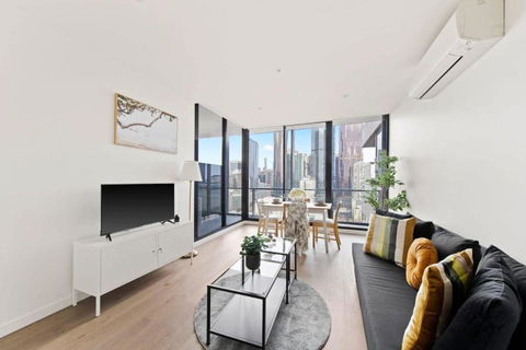 A Modern Apt Near Southern Cross With City Views - Accommodation Guide 1