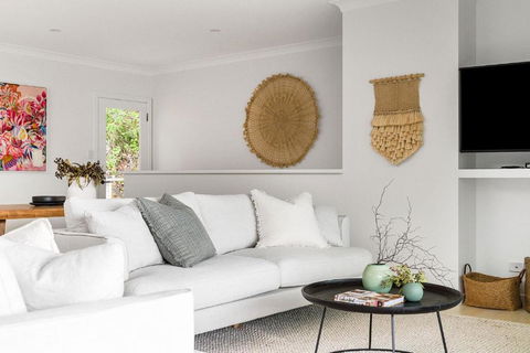 A Perfect Stay - Boardroom At Wategos - Accommodation Guide 4
