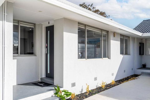 A Private Hideaway With Large Backyard And CarParks - Accommodation Asia 2