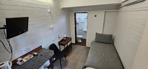 A Railway Lodge - Accommodation Guide 1