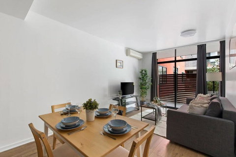 A Spacious 2BR Apt With A Courtyard & FREE Parking - Accommodation China 4