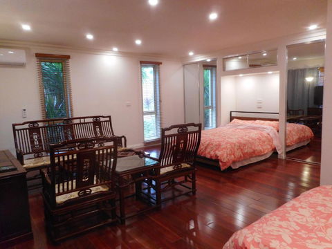 A Spacious Holiday Suite - Accommodation Guide 4