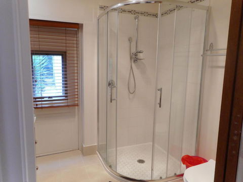 A Spacious Holiday Suite - Accommodation Guide 1