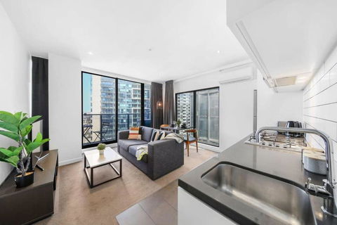A Stylish 2BR Apt With City Views In Southbank - Accommodation Guide 1
