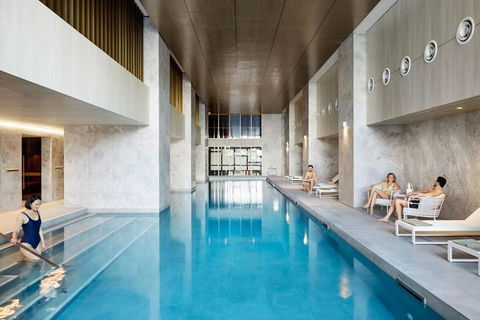 A Stylish 3BR Apt With Harbour Views FREE Parking - Accommodation Guide 3