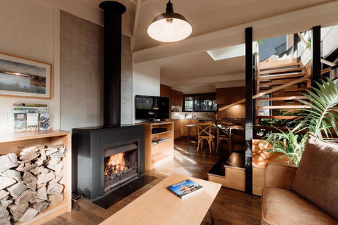 A Stylish And Unique Retreat At Surf Beach - Accommodation Guide 2