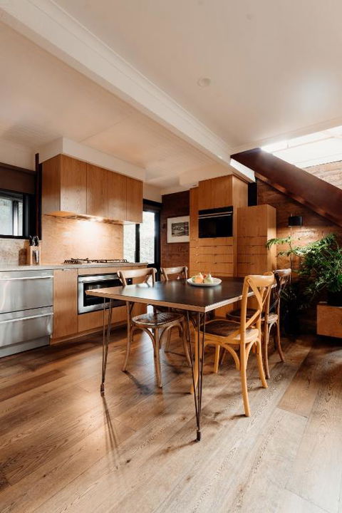 A Stylish And Unique Retreat At Surf Beach - Accommodation Guide 4