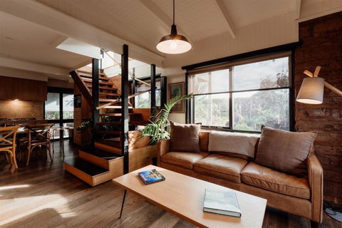 A Stylish And Unique Retreat At Surf Beach - Accommodation Guide 1